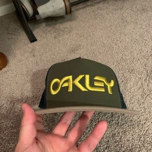 Oakley SnapBack